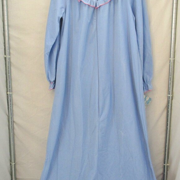 It's A Charm Cloud Fleece Women's Blue Embroidered Accent Night Gown Size M - Picture 1 of 9